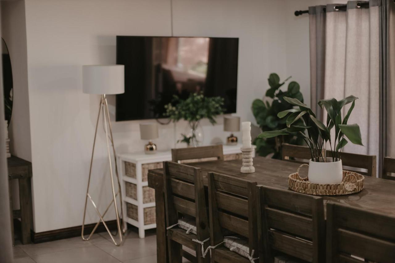 Villa Rose Guesthouse & Venue Блоемфонтейн Екстериор снимка