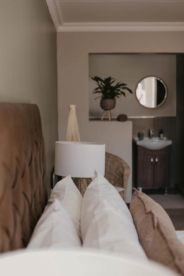 Villa Rose Guesthouse & Venue Блоемфонтейн Екстериор снимка